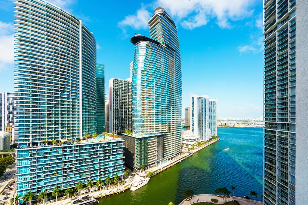 Aston Martin Residences in Downtown Miami / Brickell